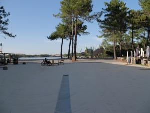 Place commerçante Port d'Albret à Soustons Plage 